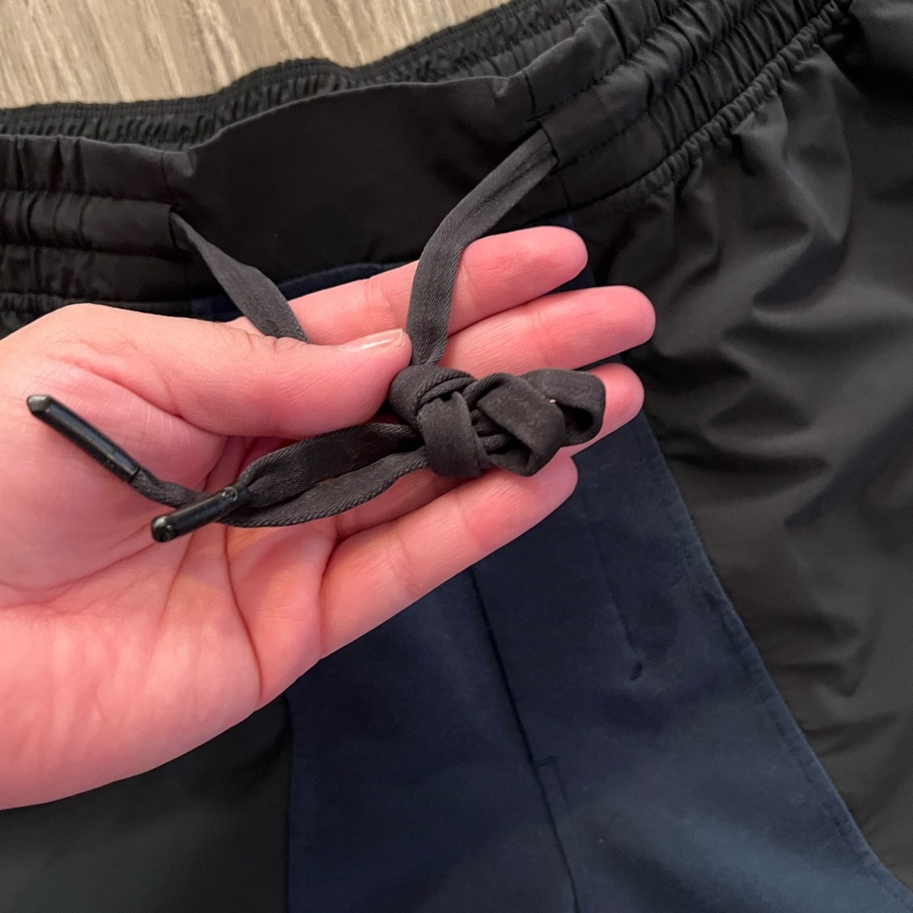 Lululemon men’s City Commute Short *9" True Navy - Picture 7 of 10